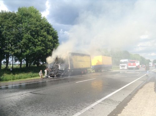 На автодорозі Київ – Чоп загорілася вантажівка з памперсами