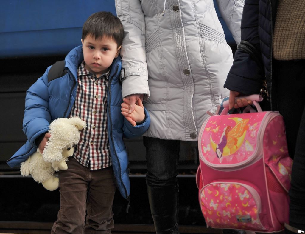 Названо кількість переселенців із Донбасу, які живуть на Закарпатті